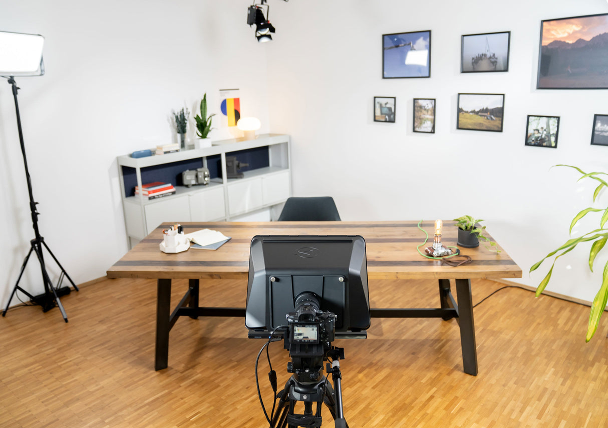 Elgato Prompter XL – HD Teleprompter for Streamers & Content Creators